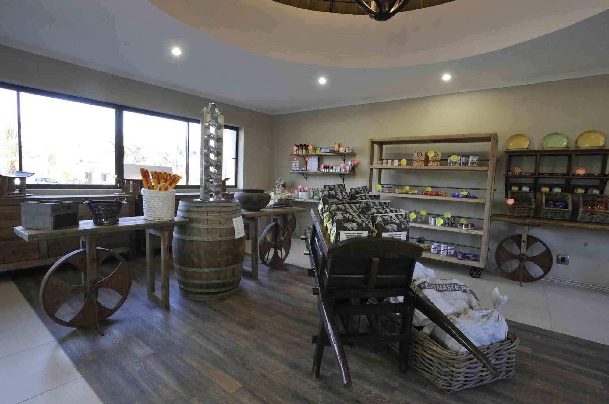 Sun Karros Daan Viljoen Hotell Windhoek Exteriör bild