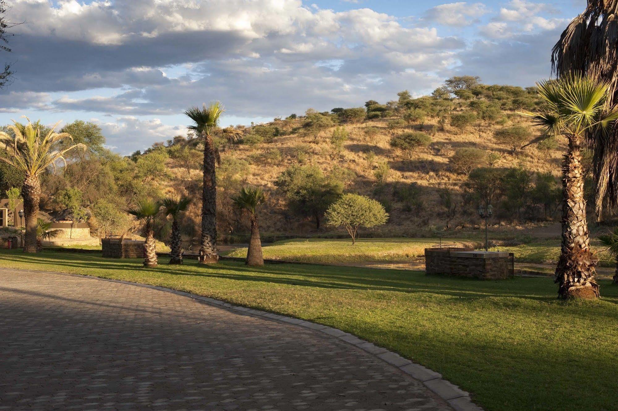 Sun Karros Daan Viljoen Hotell Windhoek Exteriör bild